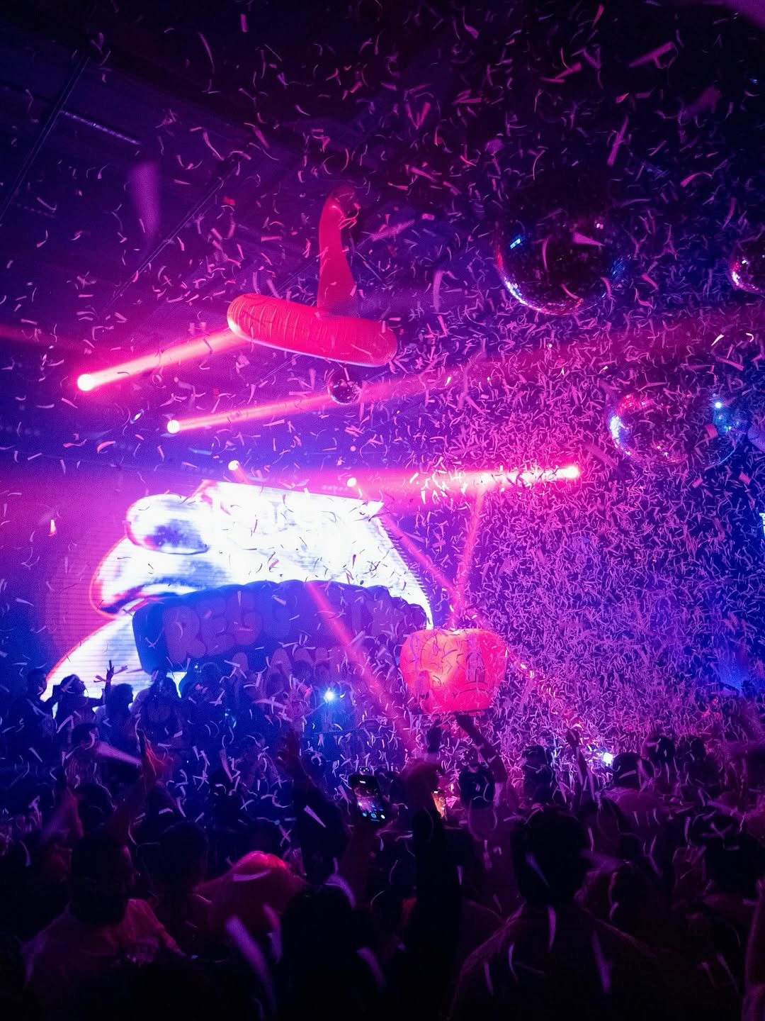 The Neon Glow Concept and Immersive Ambiance