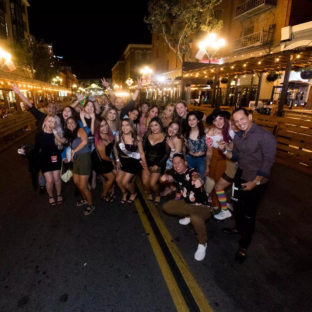 Navigating the City and Choosing Rideshare Options