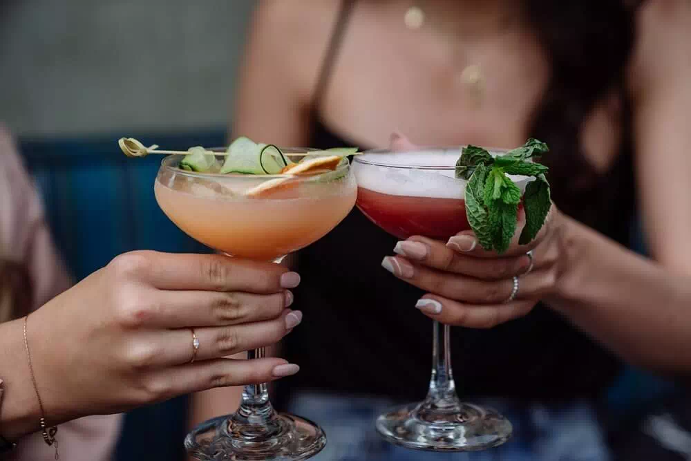 Signature Drinks and Rooftop Flavor Notes