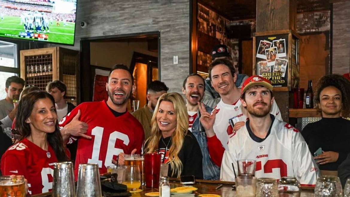 Game Day Gatherings for Fans in Local Sports Bars